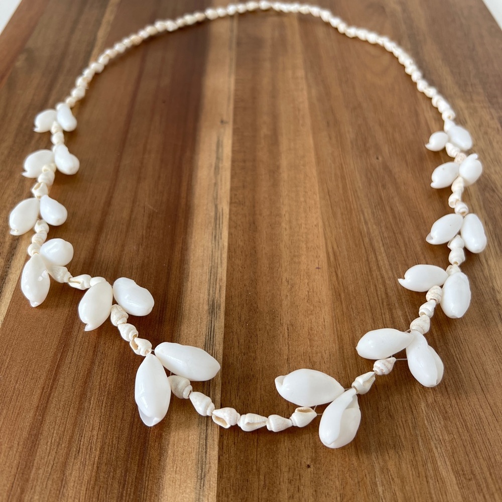 Hawaiian wedding lei shell necklace